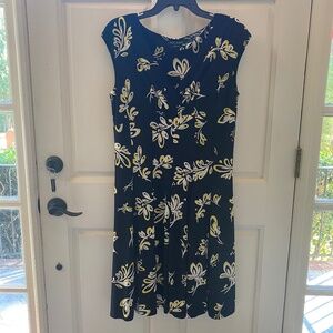 Navy, yellow/white crossover V-neck dress